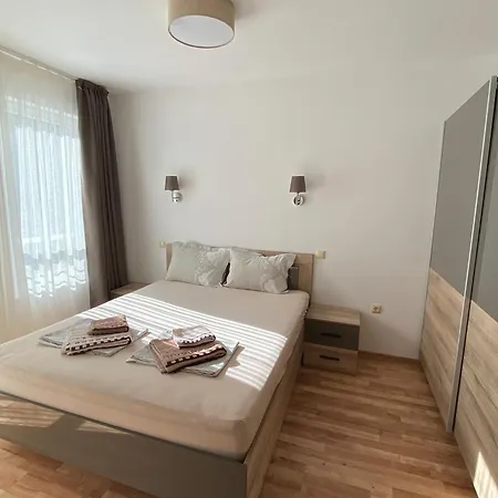 Amel -new Luxury Close To The Appartement Ravda