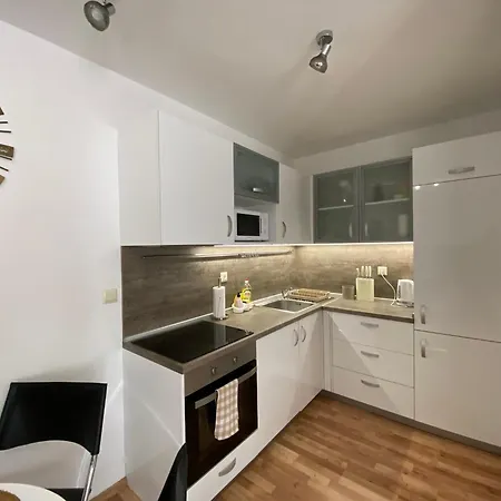 Apartman Amel -new Luxury Close To The Ravda