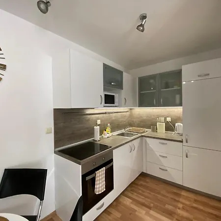 Апартамент Amel -new Luxury Close To The Равда